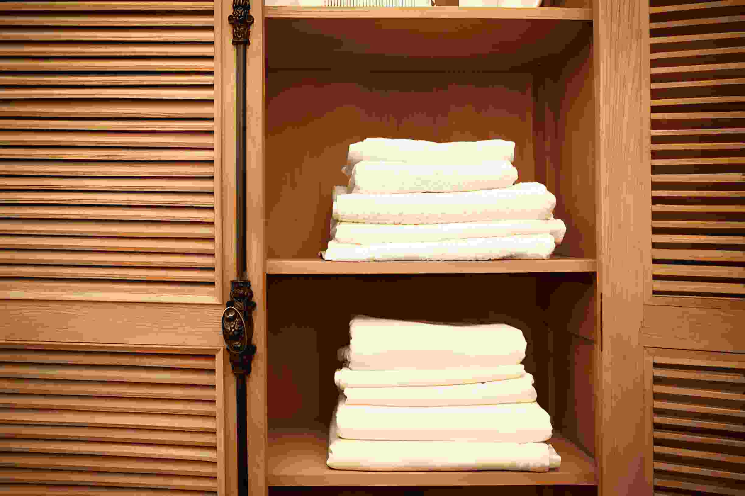 How to Clean and Organize Your Linen Closet: A Complete Guide