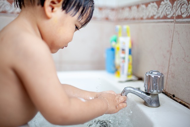 10 Kid-Friendly Bathroom Cleaning Tips