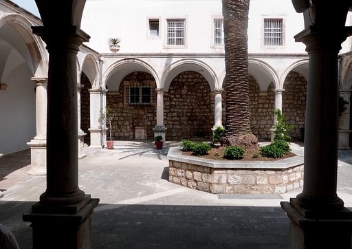 Commercial Atrium Cleaning: Illuminating Natural Light and Ambiance