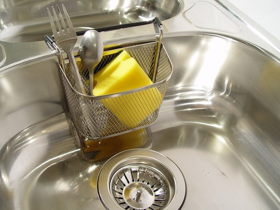 How to Keep Your Kitchen Sink Sparkling Clean