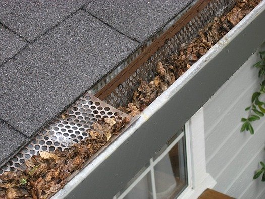 10 Importance of Cleaning Gutters